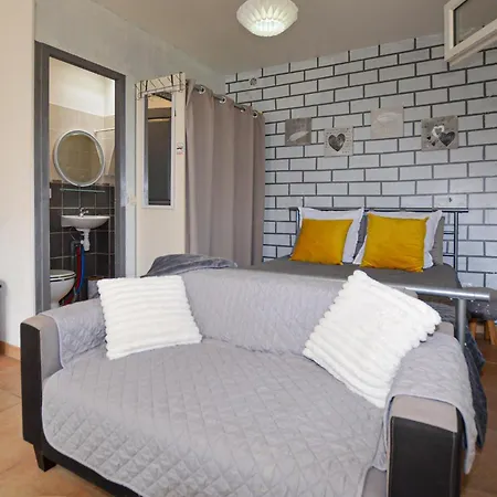 Pet Friendly In With Wifi Holiday home Aleria (Corsica)